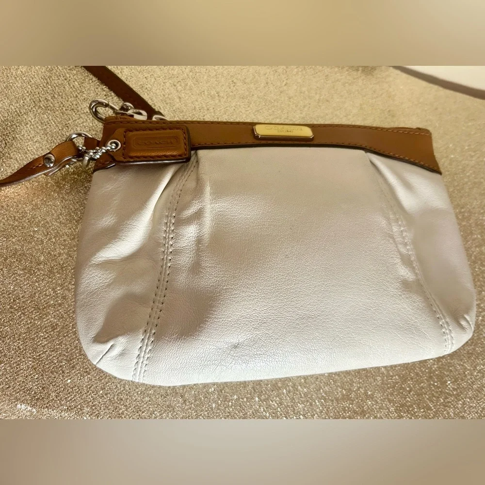 Coach Cream Leather Wristlet - Picture 4 of 6